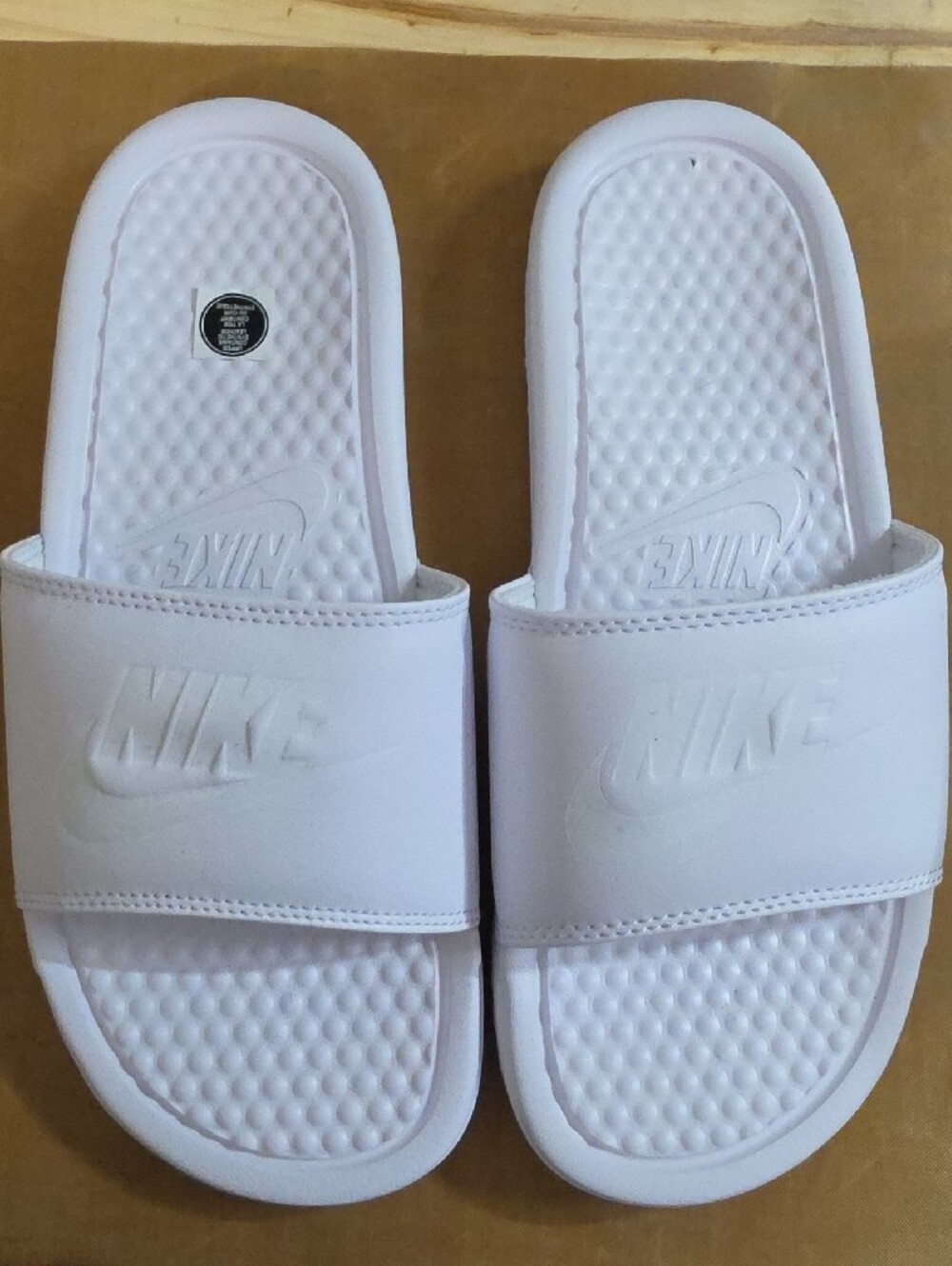 Nike Womens White Benassi Slide Sandals 6